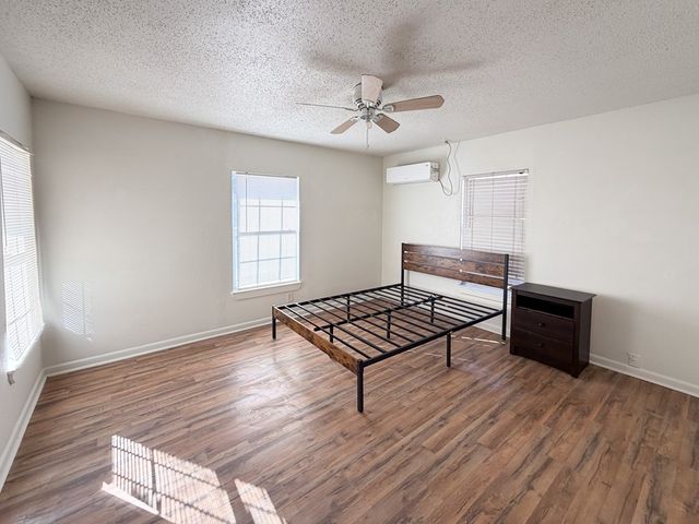 1104 N Carrizo St, Midland, TX 79701