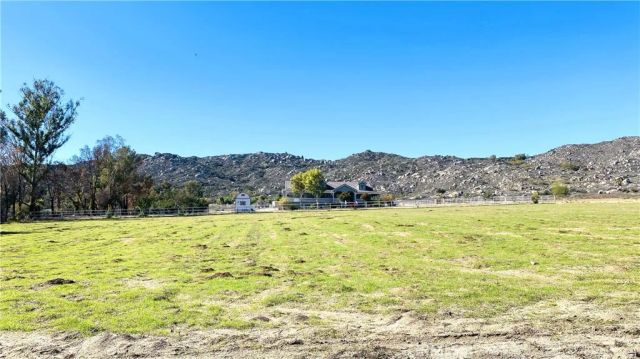 23711 California Avenue, Hemet, CA 92545