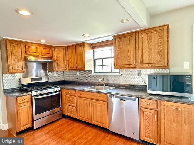 988 BAXTER AVE, Bensalem, PA 19020