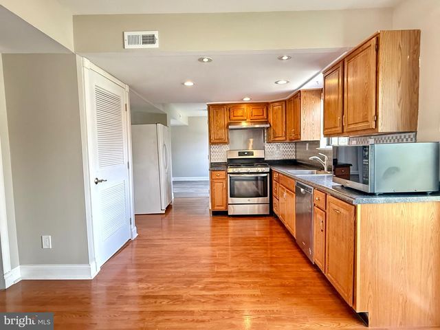 988 BAXTER AVE, Bensalem, PA 19020