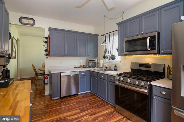 53 CLYDESDALE DR, Burlington, NJ 08016