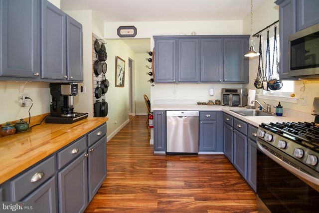 53 CLYDESDALE DR, Burlington, NJ 08016