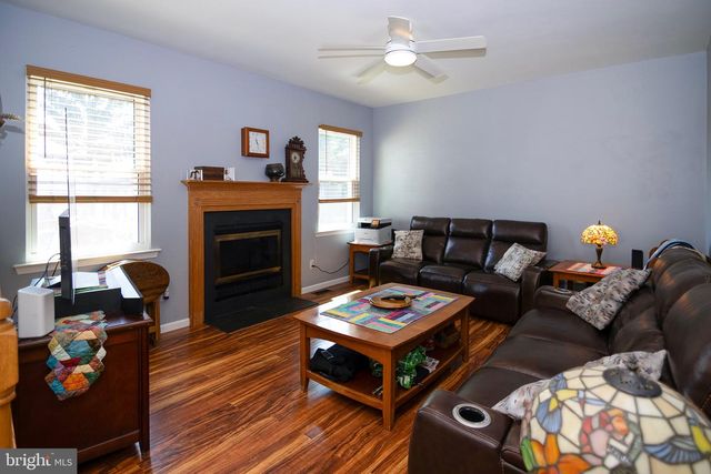 53 CLYDESDALE DR, Burlington, NJ 08016