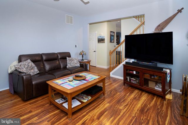 53 CLYDESDALE DR, Burlington, NJ 08016
