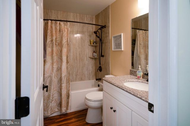 53 CLYDESDALE DR, Burlington, NJ 08016