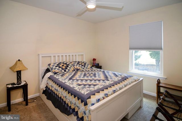 53 CLYDESDALE DR, Burlington, NJ 08016