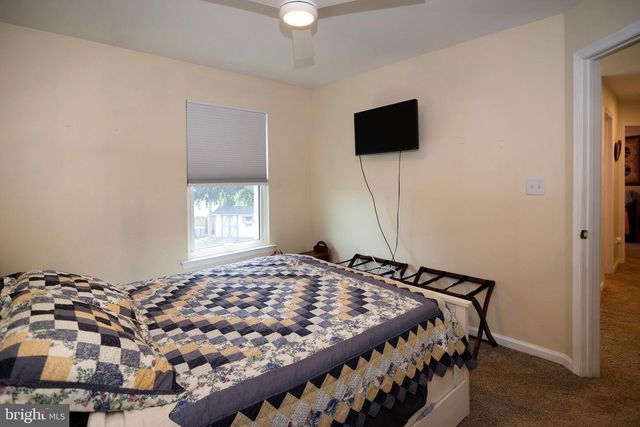 53 CLYDESDALE DR, Burlington, NJ 08016