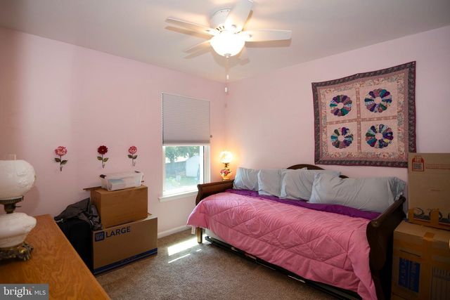 53 CLYDESDALE DR, Burlington, NJ 08016