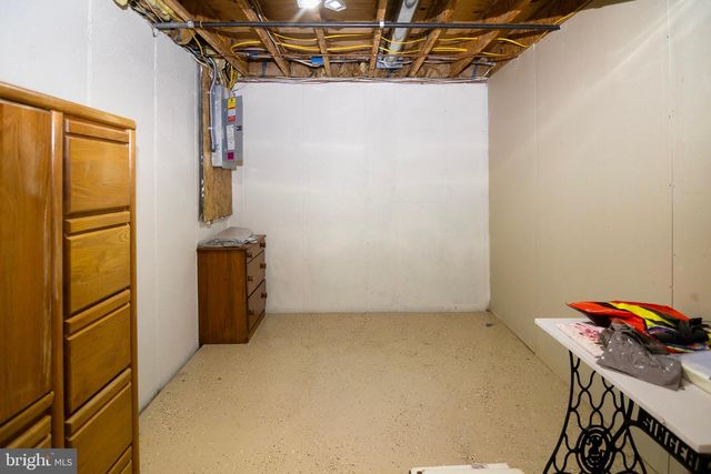53 CLYDESDALE DR, Burlington, NJ 08016
