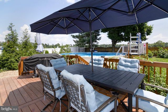 53 CLYDESDALE DR, Burlington, NJ 08016