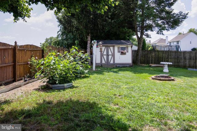 53 CLYDESDALE DR, Burlington, NJ 08016