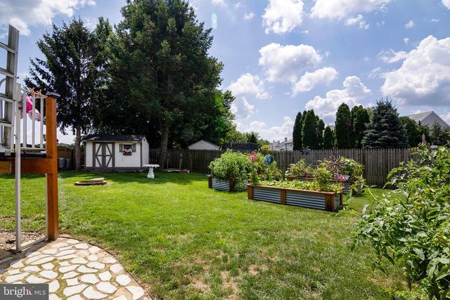 53 CLYDESDALE DR, Burlington, NJ 08016