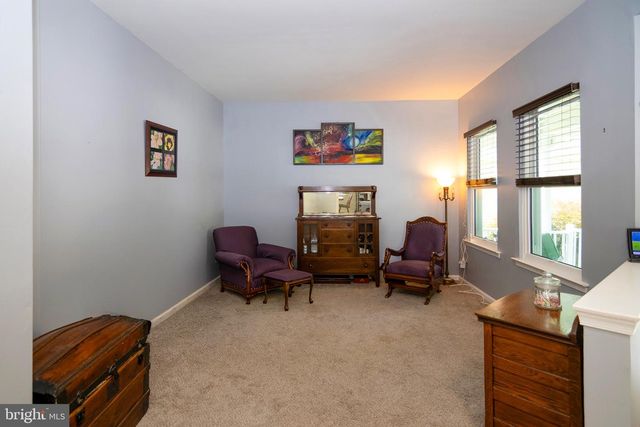 53 CLYDESDALE DR, Burlington, NJ 08016