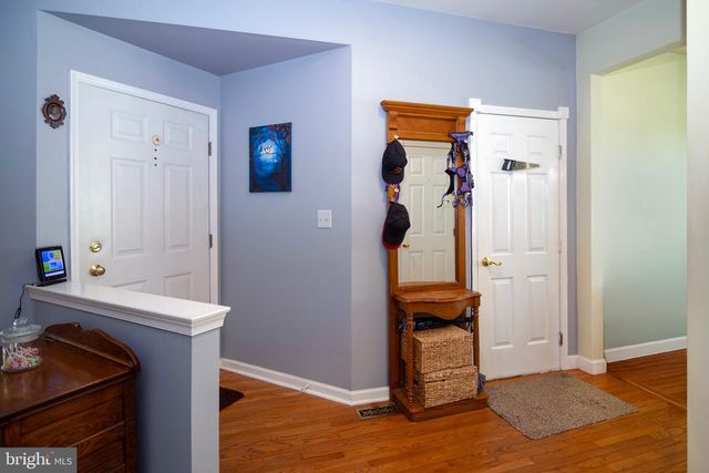 53 CLYDESDALE DR, Burlington, NJ 08016