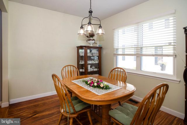 53 CLYDESDALE DR, Burlington, NJ 08016
