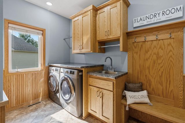 1126 Hudson Trail, Lino Lakes, MN 55038