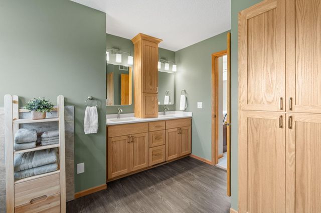 1126 Hudson Trail, Lino Lakes, MN 55038