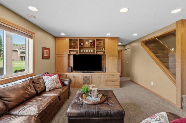 1126 Hudson Trail, Lino Lakes, MN 55038