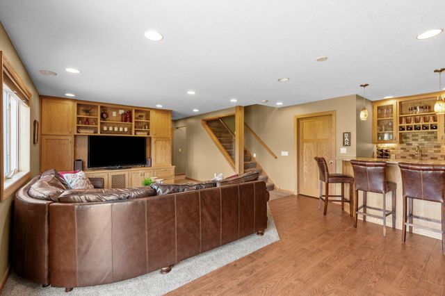 1126 Hudson Trail, Lino Lakes, MN 55038