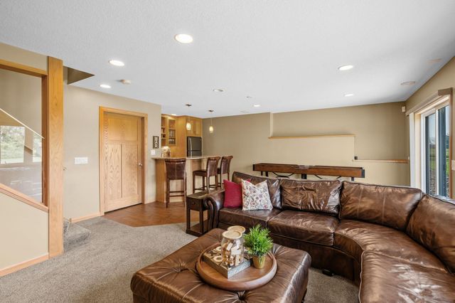 1126 Hudson Trail, Lino Lakes, MN 55038
