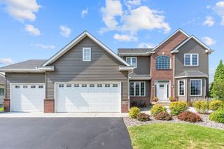 1126 Hudson Trail, Lino Lakes, MN 55038