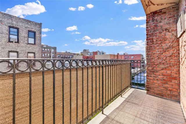 2821 36th Street 4R, Astoria, NY 11103