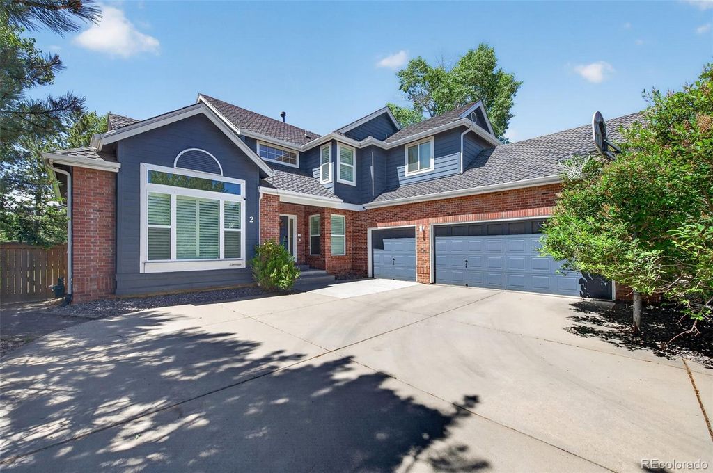 Image 2 of property listing at 2 Holly Oak, Littleton, CO 80127