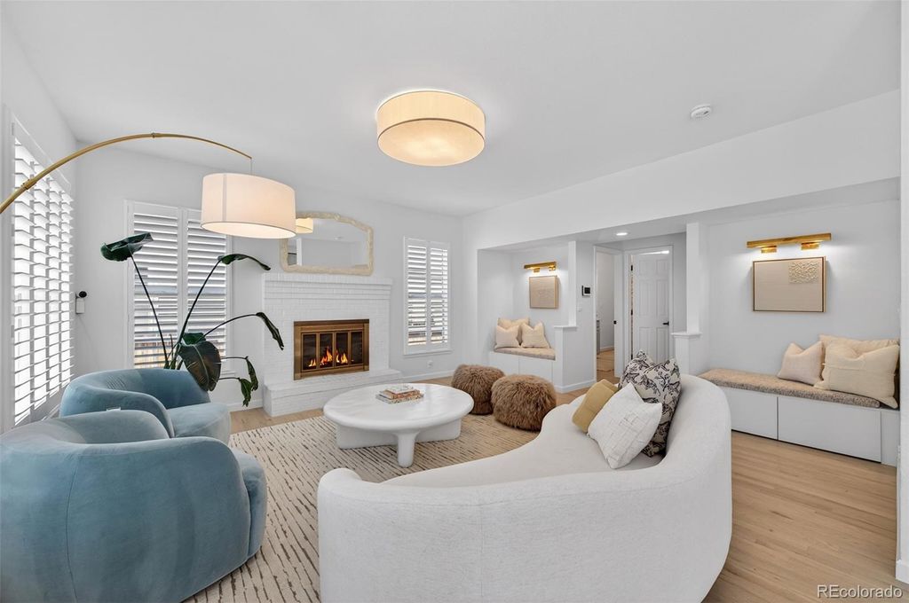 Image 15 of property listing at 2 Holly Oak, Littleton, CO 80127