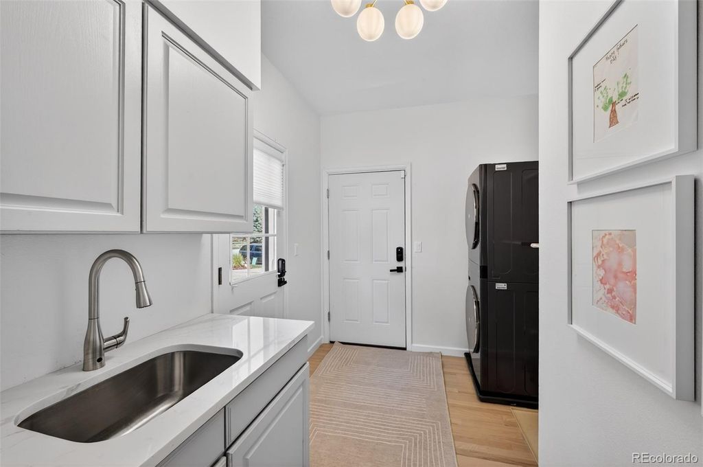 Image 20 of property listing at 2 Holly Oak, Littleton, CO 80127