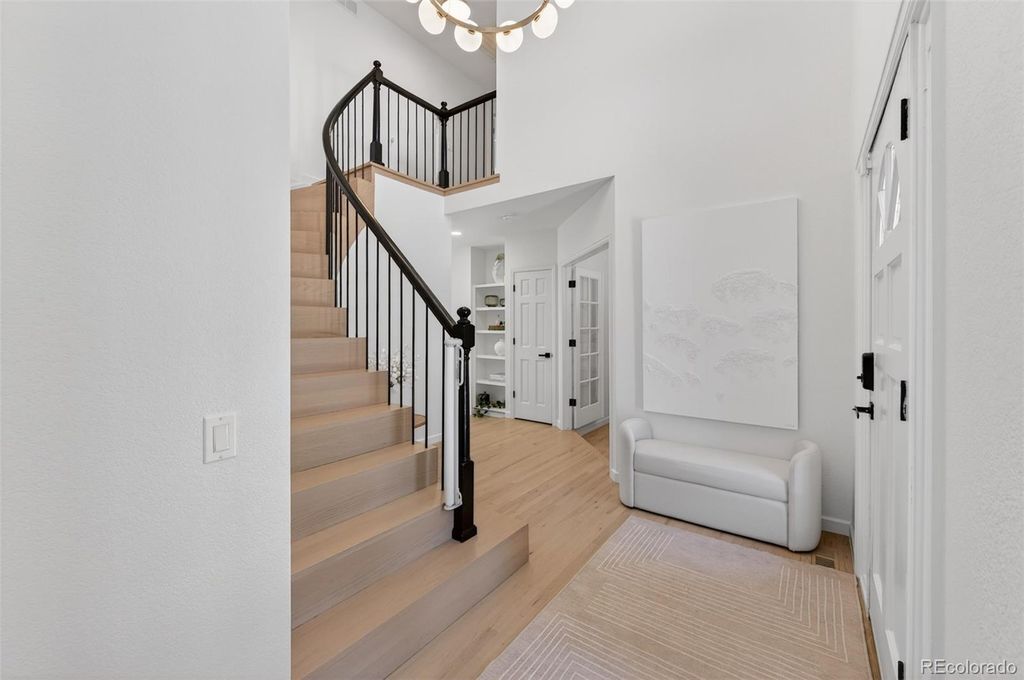 Image 4 of property listing at 2 Holly Oak, Littleton, CO 80127