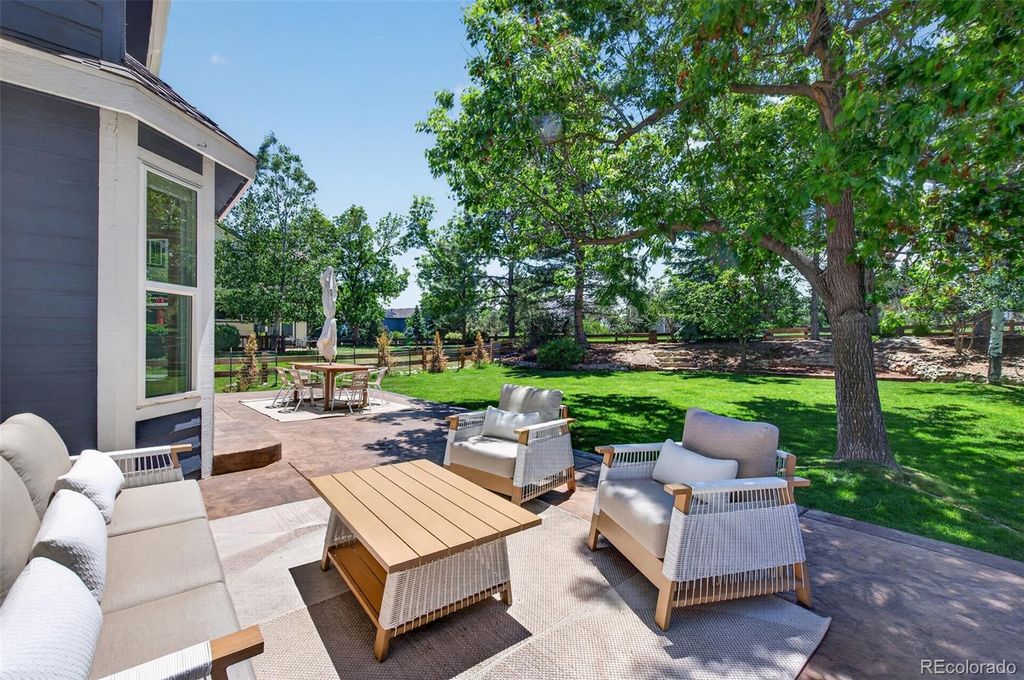Image 45 of property listing at 2 Holly Oak, Littleton, CO 80127