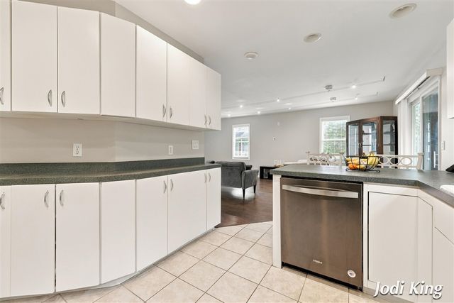 5491 Pleasant Valley Court, Wyoming, MI 49418