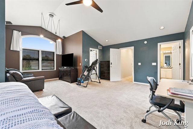 5491 Pleasant Valley Court, Wyoming, MI 49418
