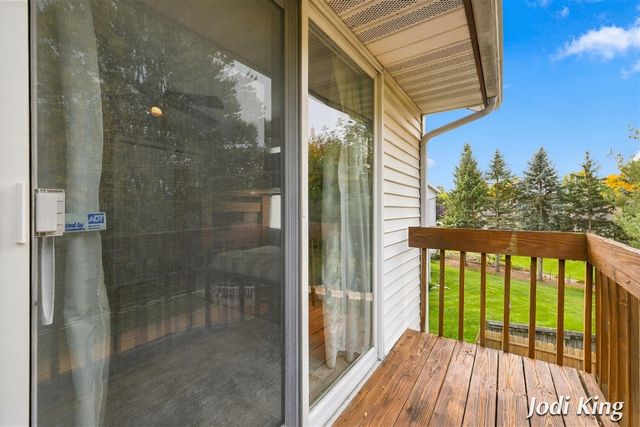 5491 Pleasant Valley Court, Wyoming, MI 49418