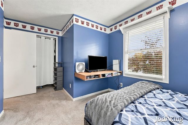 5491 Pleasant Valley Court, Wyoming, MI 49418