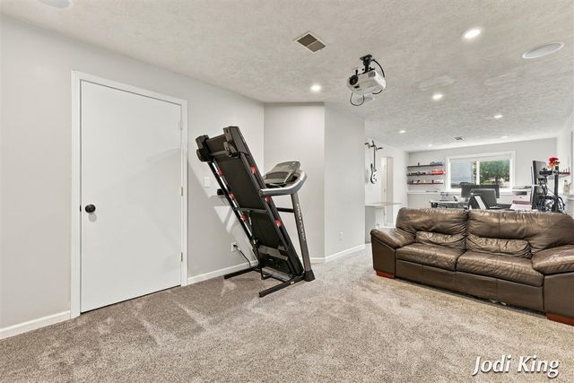 5491 Pleasant Valley Court, Wyoming, MI 49418