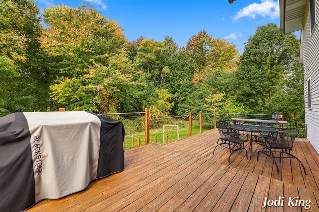 5491 Pleasant Valley Court, Wyoming, MI 49418