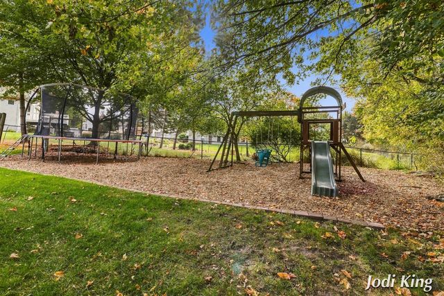 5491 Pleasant Valley Court, Wyoming, MI 49418