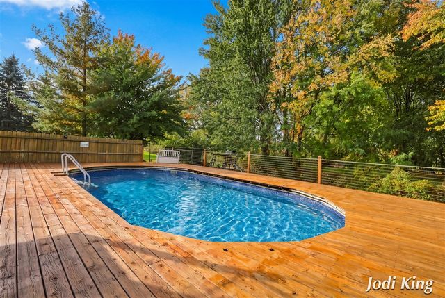 5491 Pleasant Valley Court, Wyoming, MI 49418