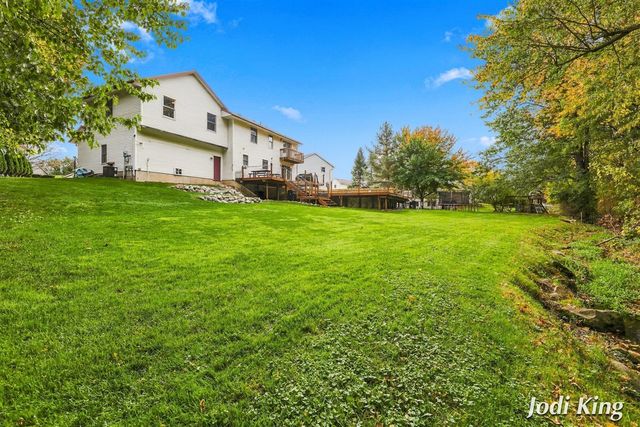 5491 Pleasant Valley Court, Wyoming, MI 49418