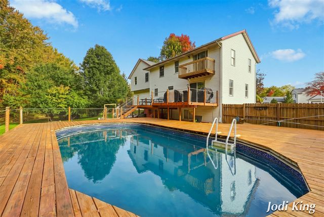 5491 Pleasant Valley Court, Wyoming, MI 49418