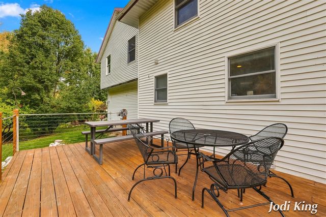 5491 Pleasant Valley Court, Wyoming, MI 49418