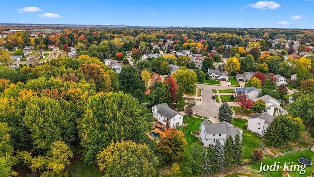 5491 Pleasant Valley Court, Wyoming, MI 49418
