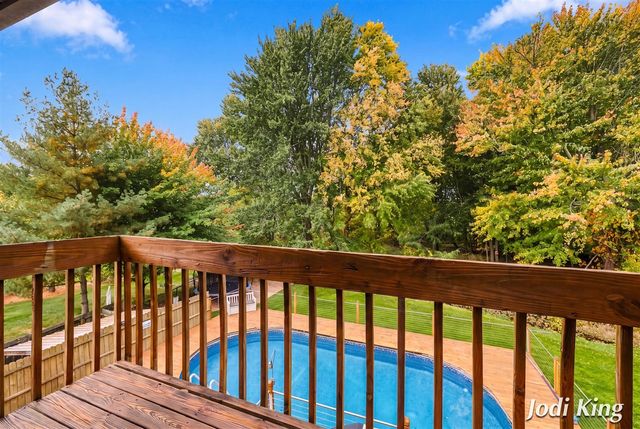 5491 Pleasant Valley Court, Wyoming, MI 49418
