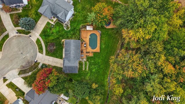 5491 Pleasant Valley Court, Wyoming, MI 49418