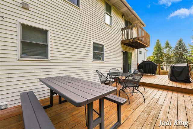 5491 Pleasant Valley Court, Wyoming, MI 49418