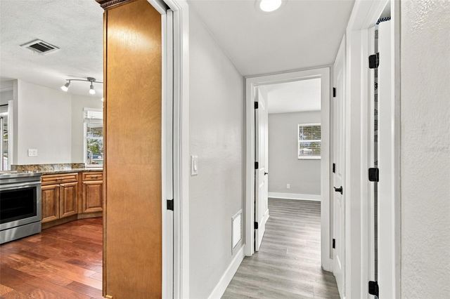 128 98TH AVENUE N, St Petersburg, FL 33702