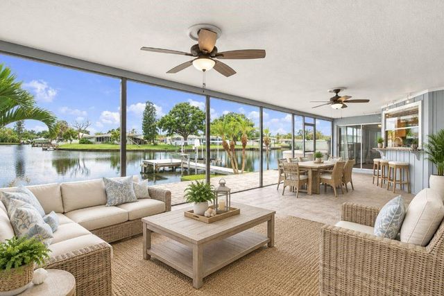 128 98TH AVENUE N, St Petersburg, FL 33702