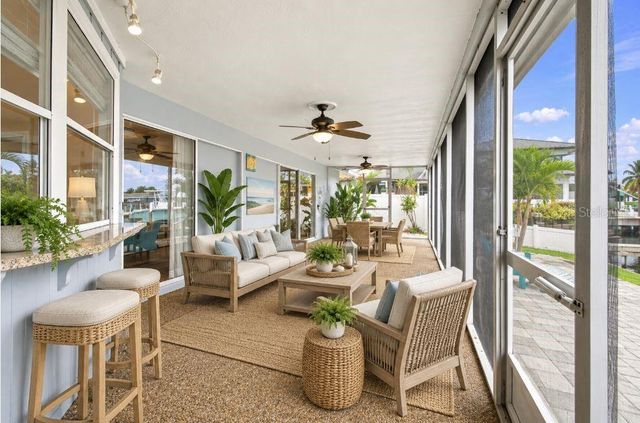 128 98TH AVENUE N, St Petersburg, FL 33702