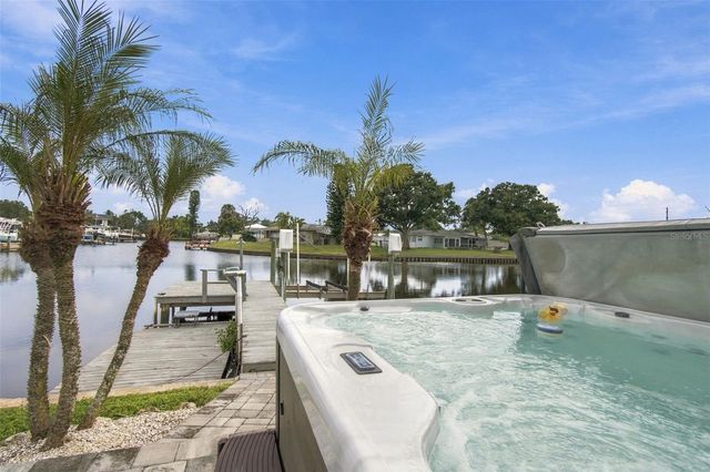 128 98TH AVENUE N, St Petersburg, FL 33702